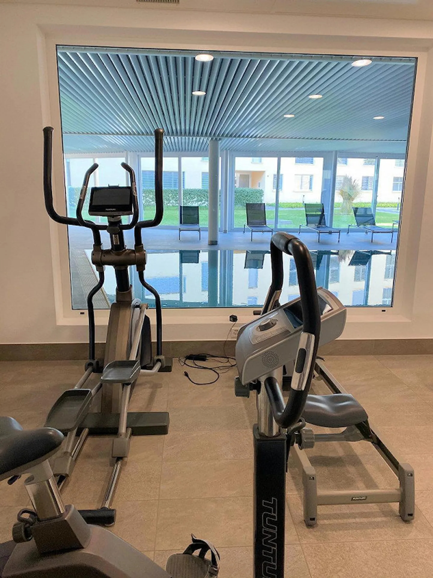 Mendrisio, 2.5 rooms with swimming pool, wellness and park - Photo 12 of 13