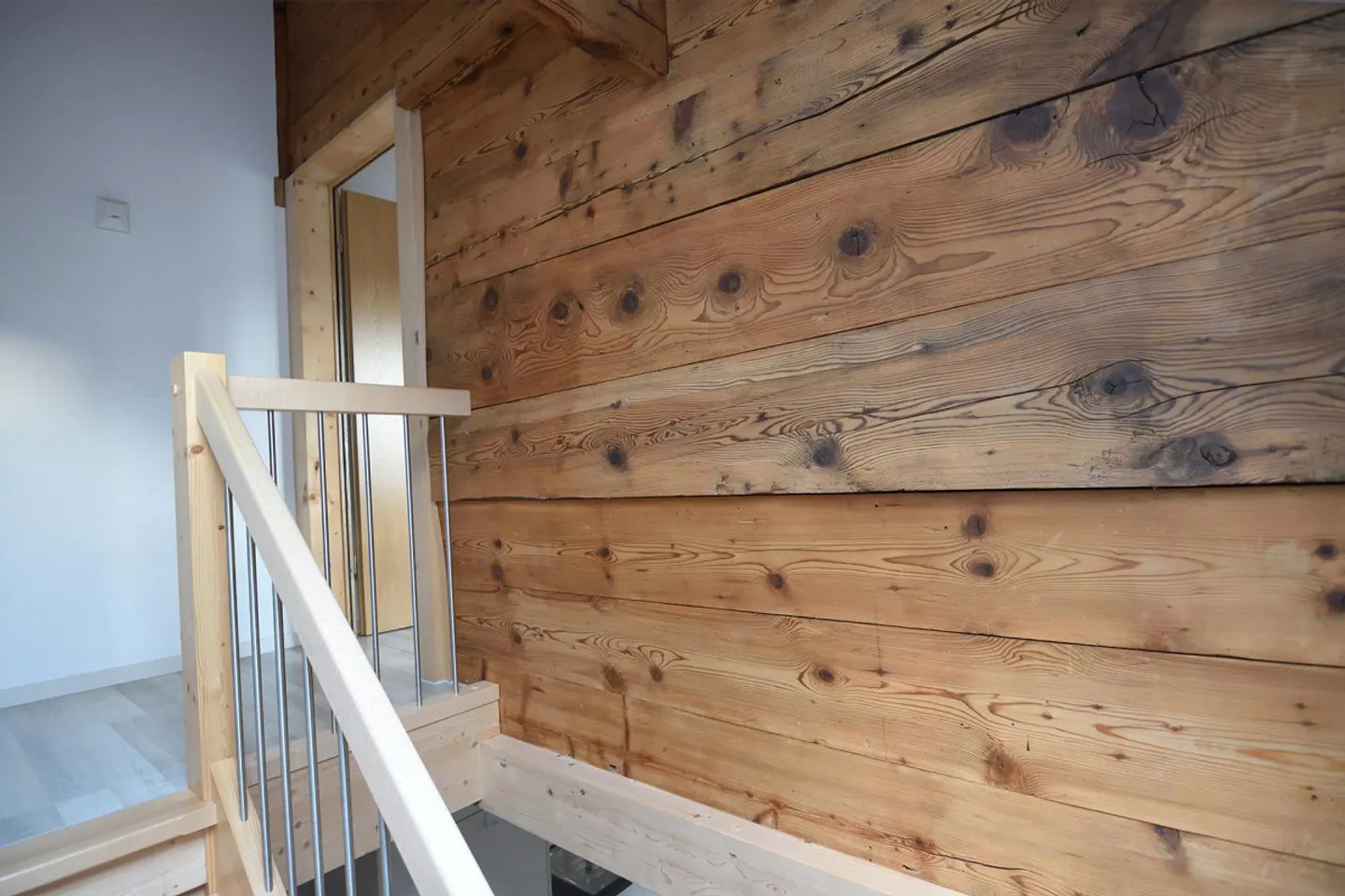 Schöne 3.5 Zimmer Wohnung in Holzhaus - Foto 11 di 14