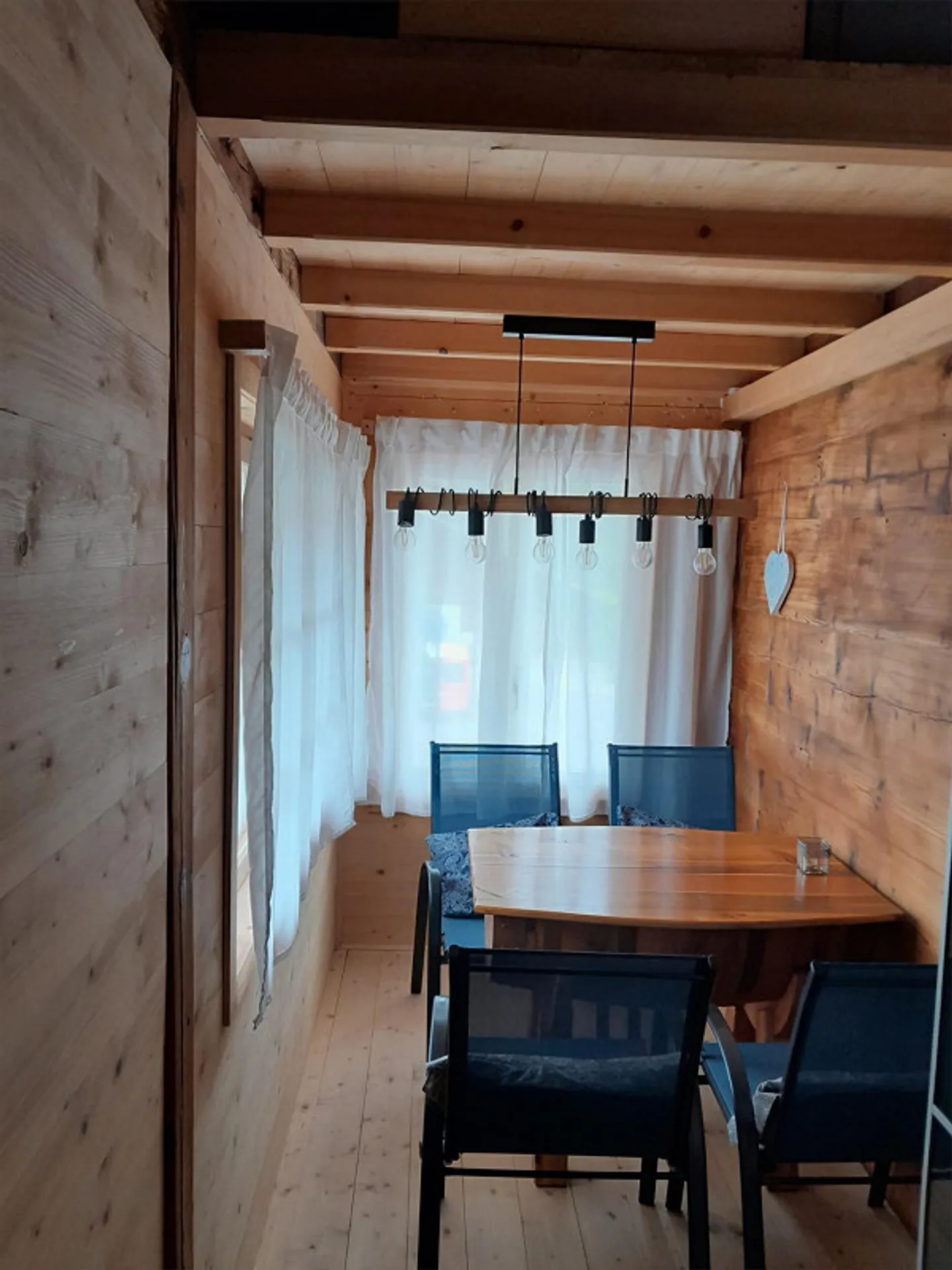 Schöne 3.5 Zimmer Wohnung in Holzhaus - Foto 14 di 14