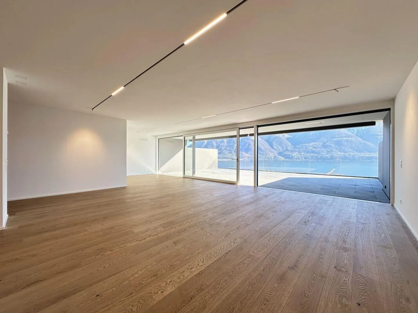 Vivere prestigiosamente a Minusio nella Residenza Estate & Esplanade - Foto 2 di 13