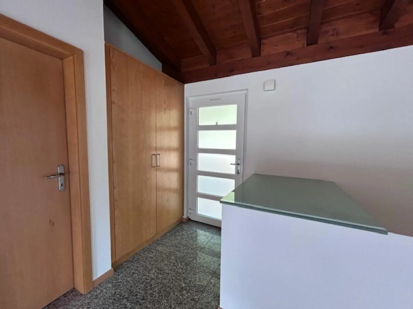 BELLE MAISON INDIVIDUELLE AVEC JARDIN ET 4 PLACES DE PARKING - Photo 4 sur 30