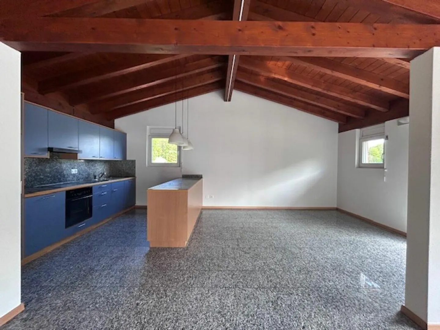 BELLE MAISON INDIVIDUELLE AVEC JARDIN ET 4 PLACES DE PARKING - Photo 6 sur 30