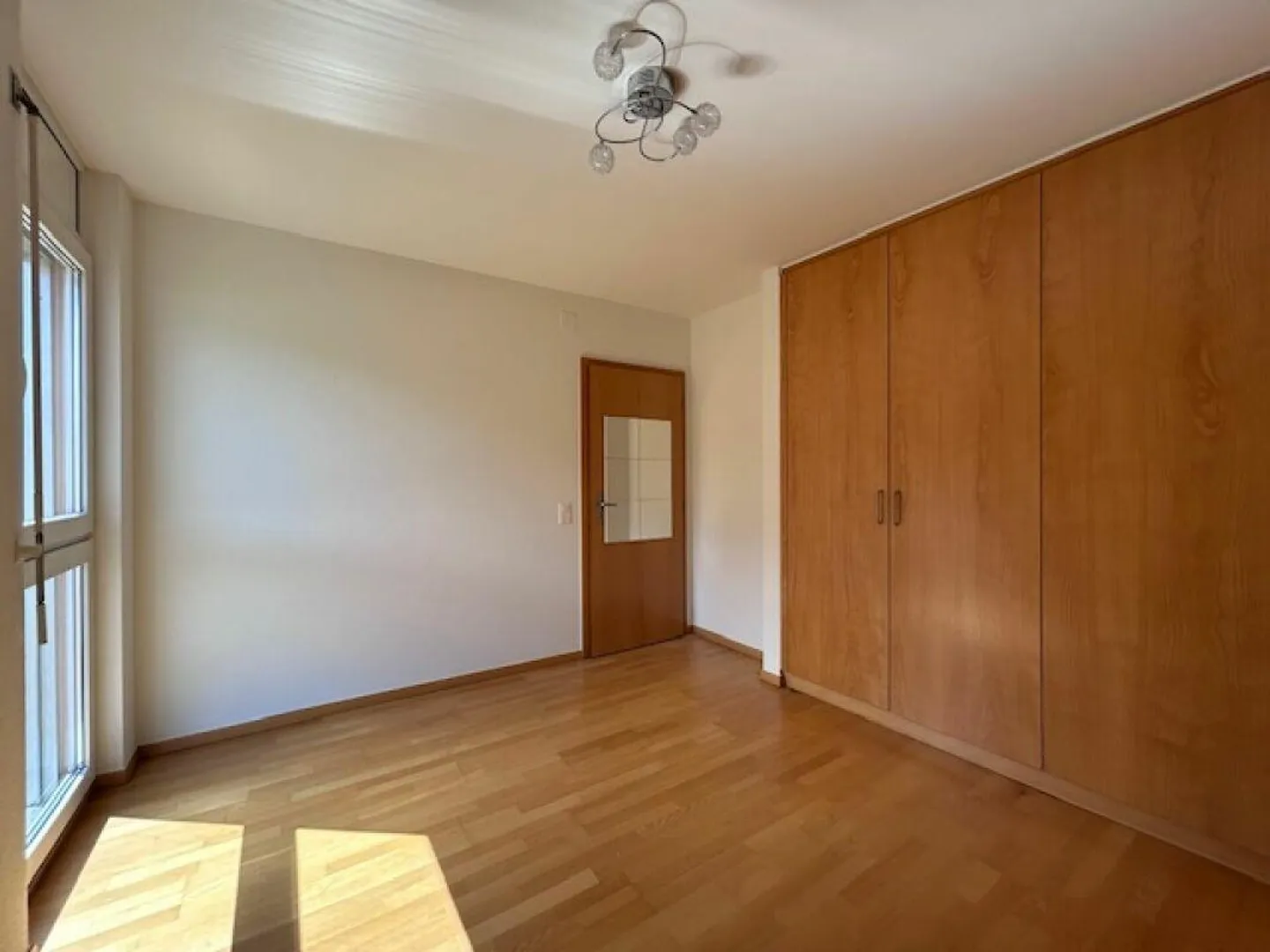 BELLE MAISON INDIVIDUELLE AVEC JARDIN ET 4 PLACES DE PARKING - Photo 15 sur 30