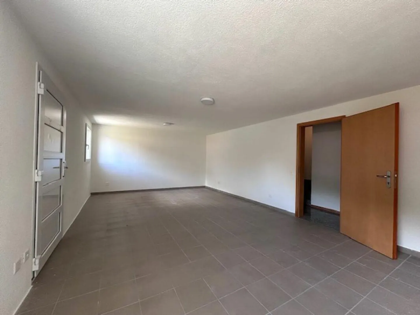 BELLE MAISON INDIVIDUELLE AVEC JARDIN ET 4 PLACES DE PARKING - Photo 21 sur 30