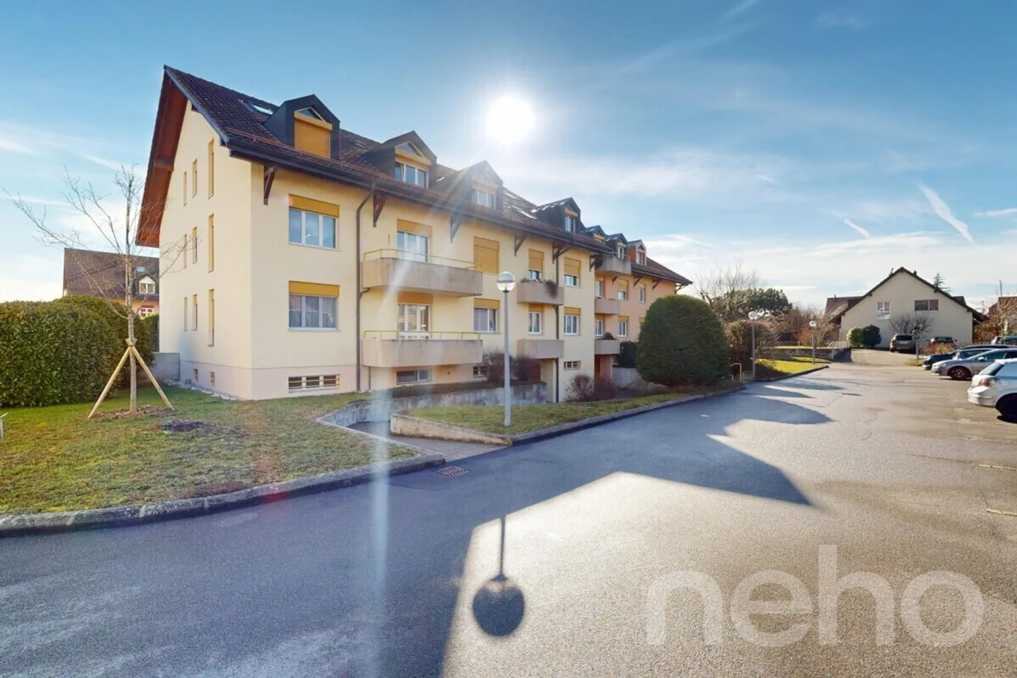 Spacious penthouse duplex just steps from the train station - Photo 2 of 12