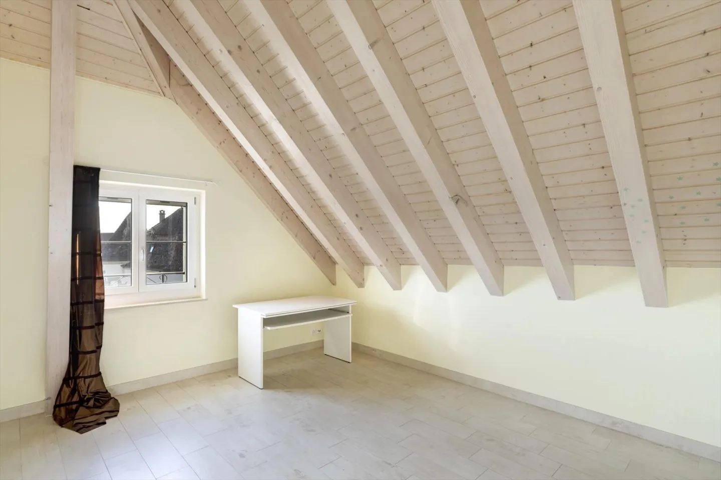 Sumptuous duplex apartment in Colombier - Rare for sale - Photo 7 sur 12