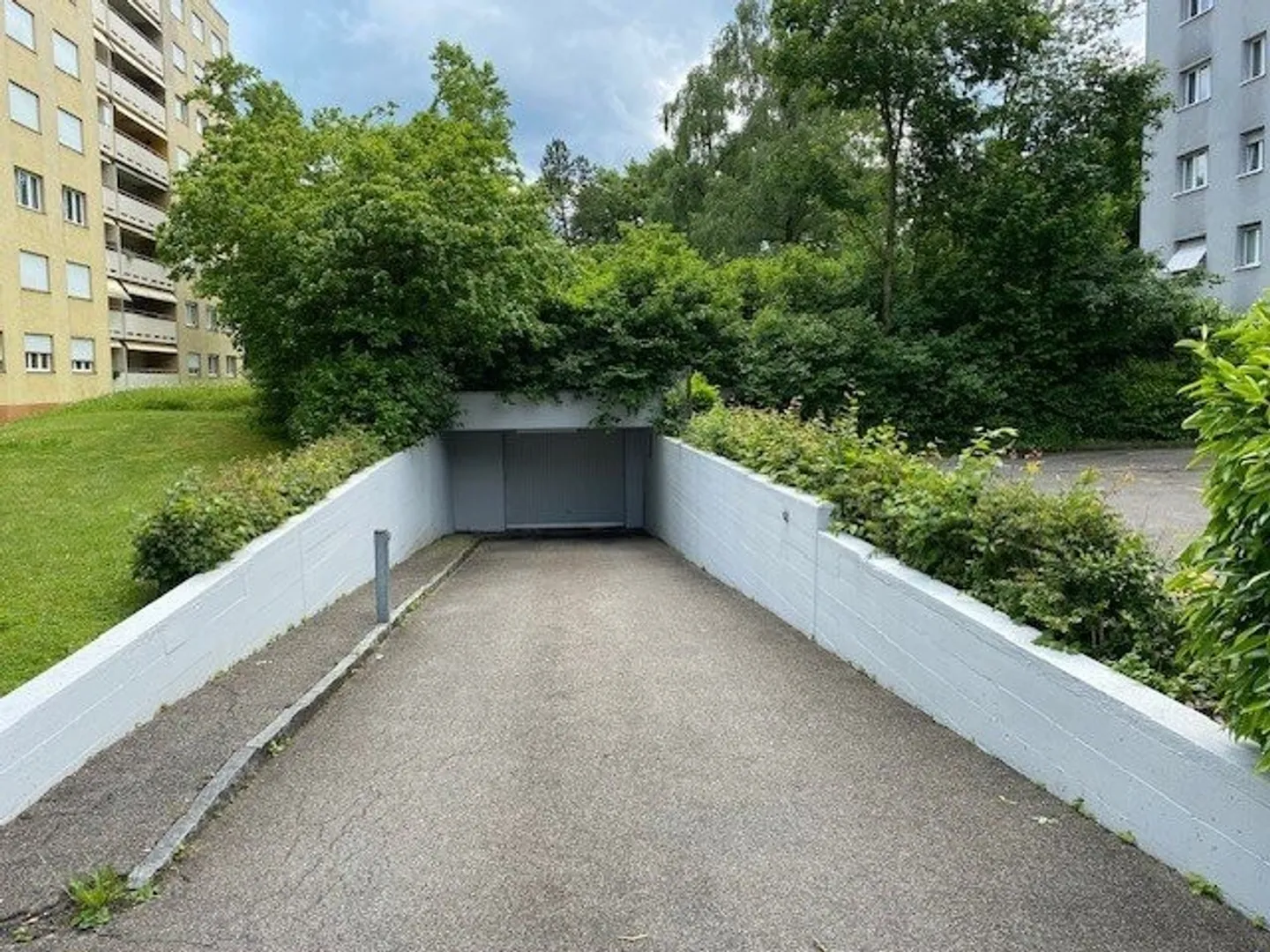 Motorradparkplatz zu vermieten - Foto 3 von 3