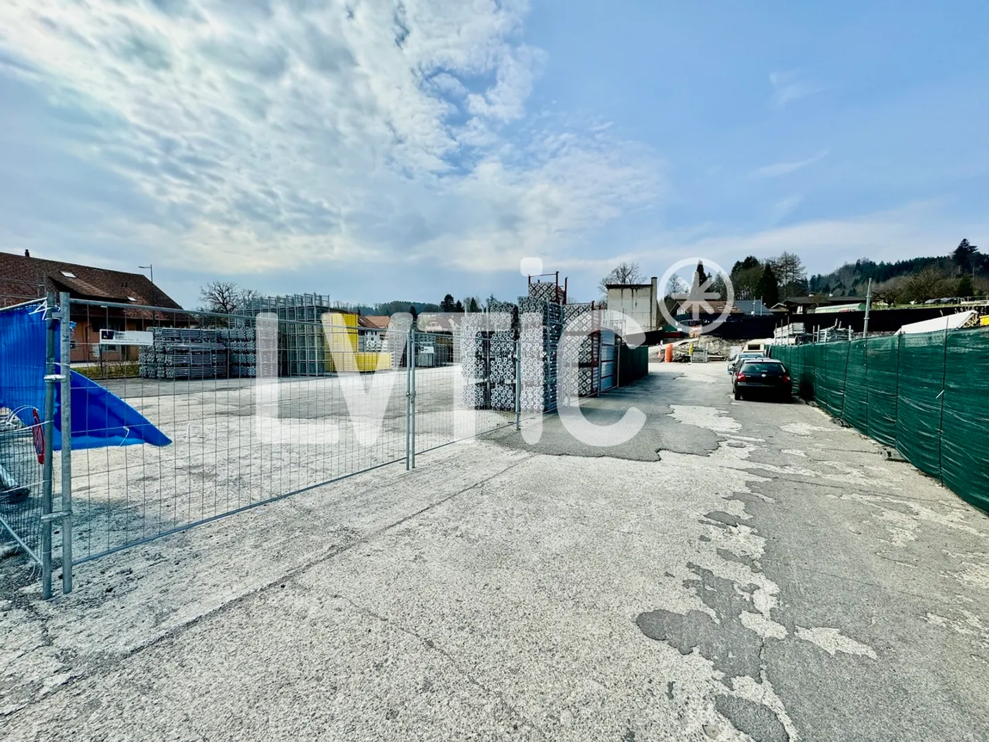 Terreno artigianale di 10.000 m2 divisibili in affitto in DDP a Servion - Foto 2 di 6