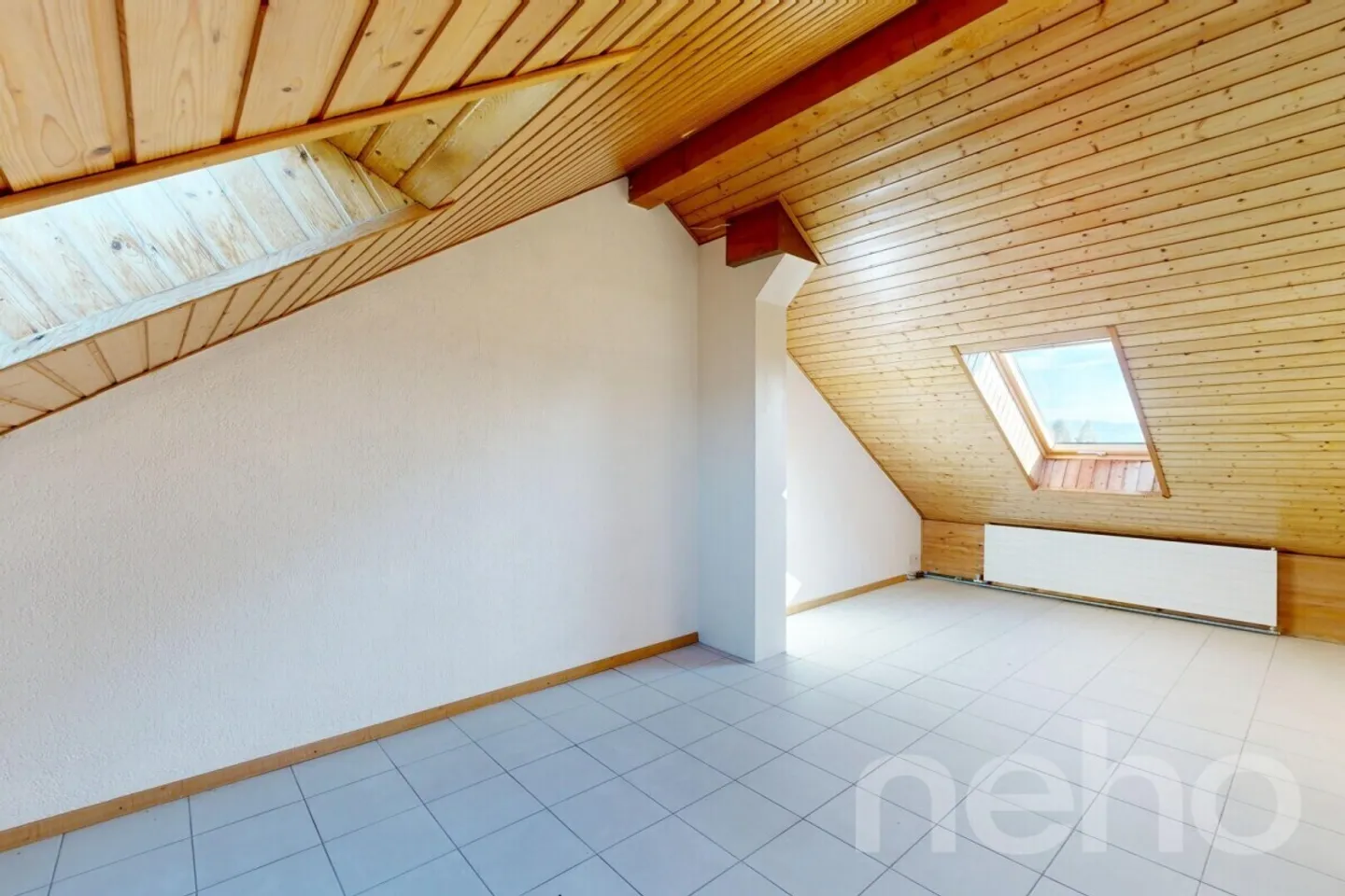 Spacious penthouse duplex just steps from the train station - Photo 11 of 12