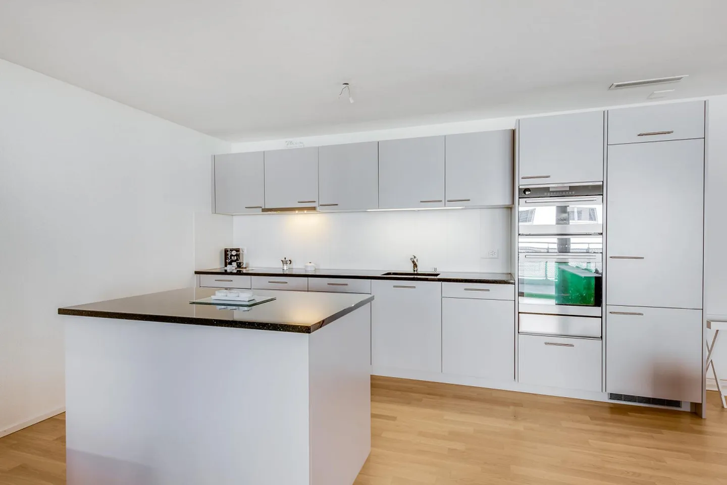 Tolle Wohnung mit grossem Balkon - Foto 5 von 13