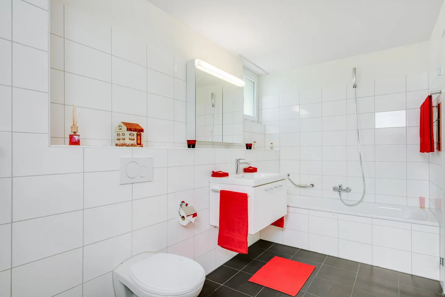 Tolle Wohnung mit grossem Balkon - Foto 7 von 13