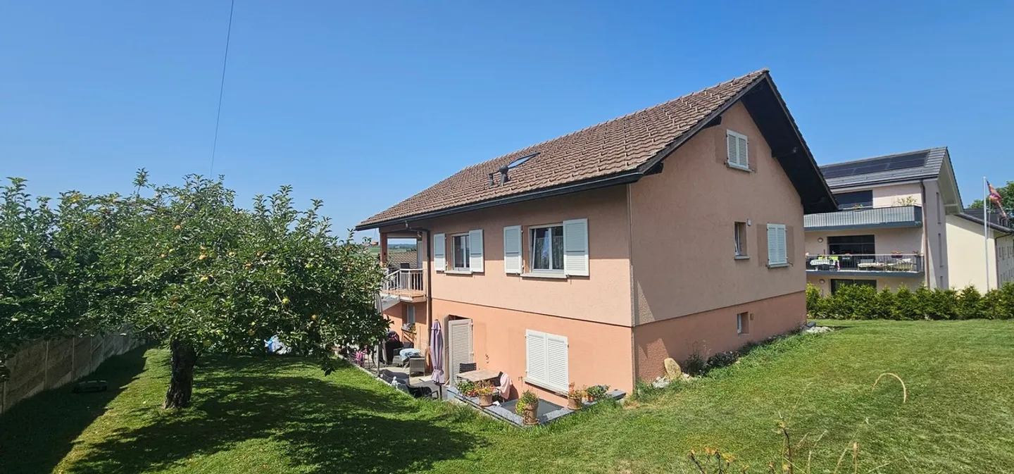 Villa con 2 appartamenti - Foto 2 di 4