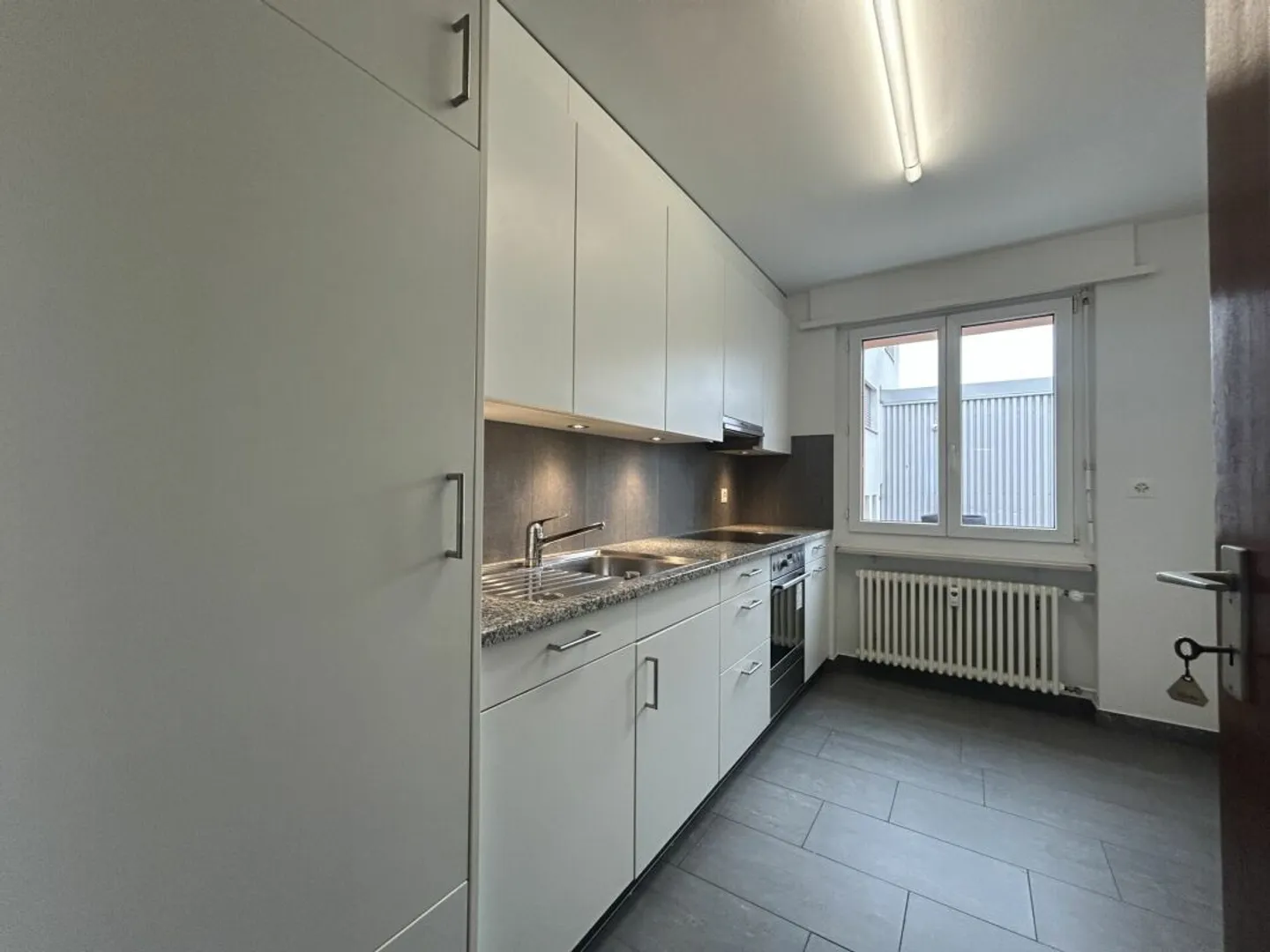 Apartment for rent - Photo 3 of 10