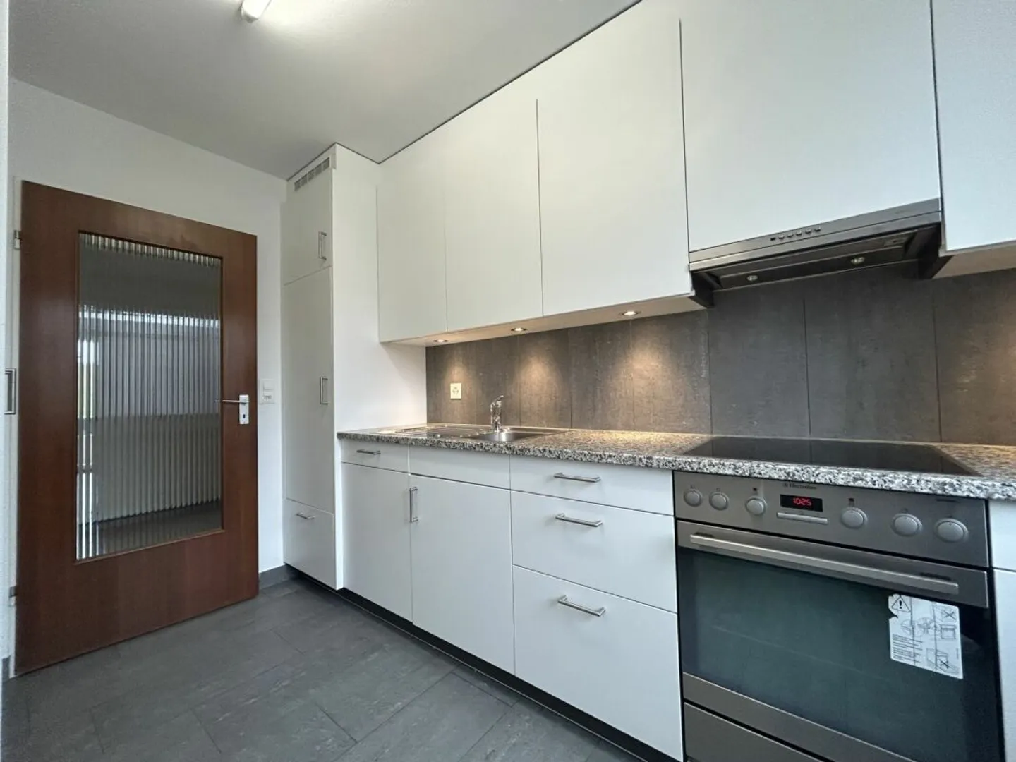 Apartment for rent - Photo 2 of 10