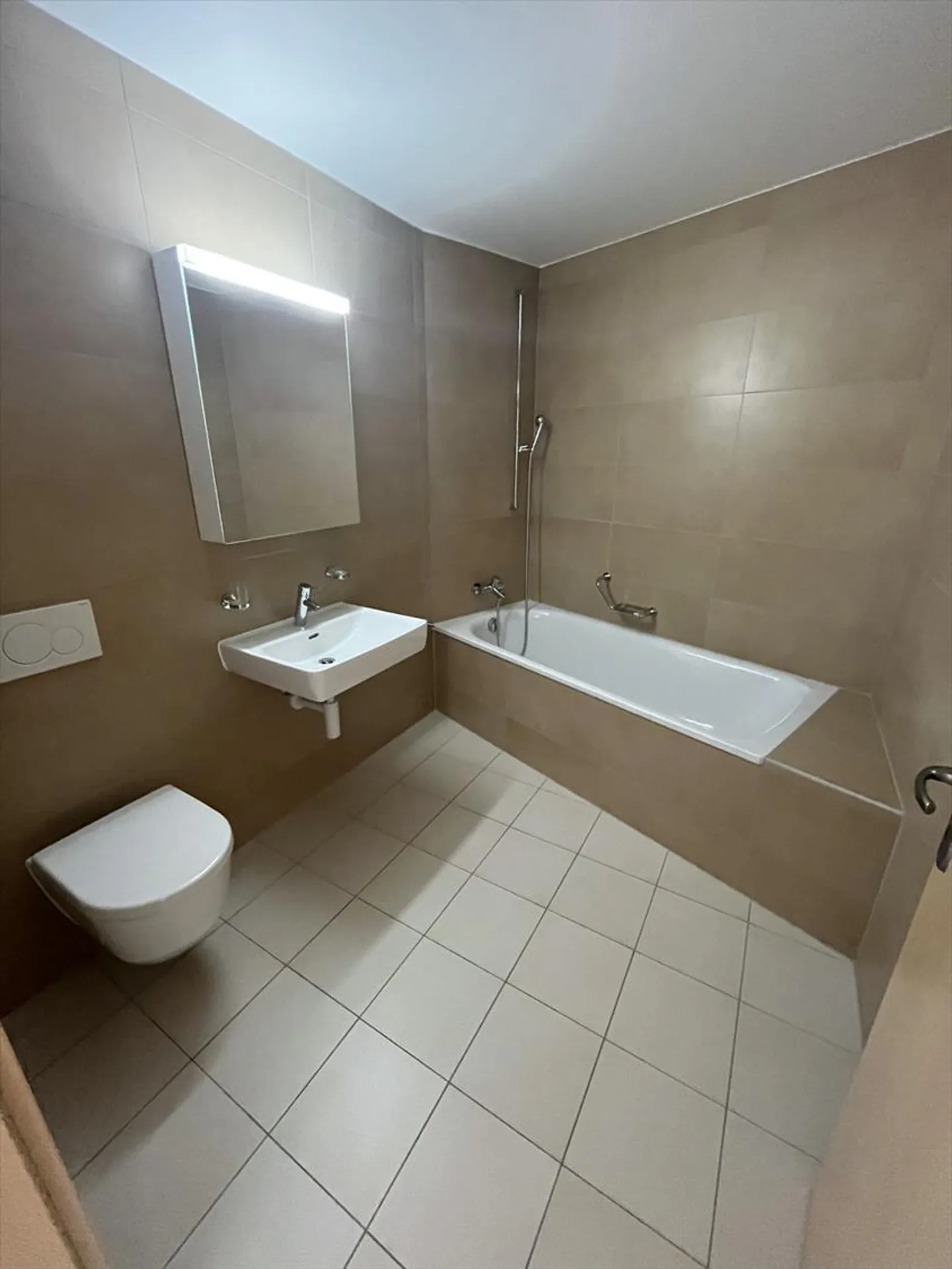 For rent 3 rooms at Route de Bourg-de-Four 23 - Photo 10 of 10