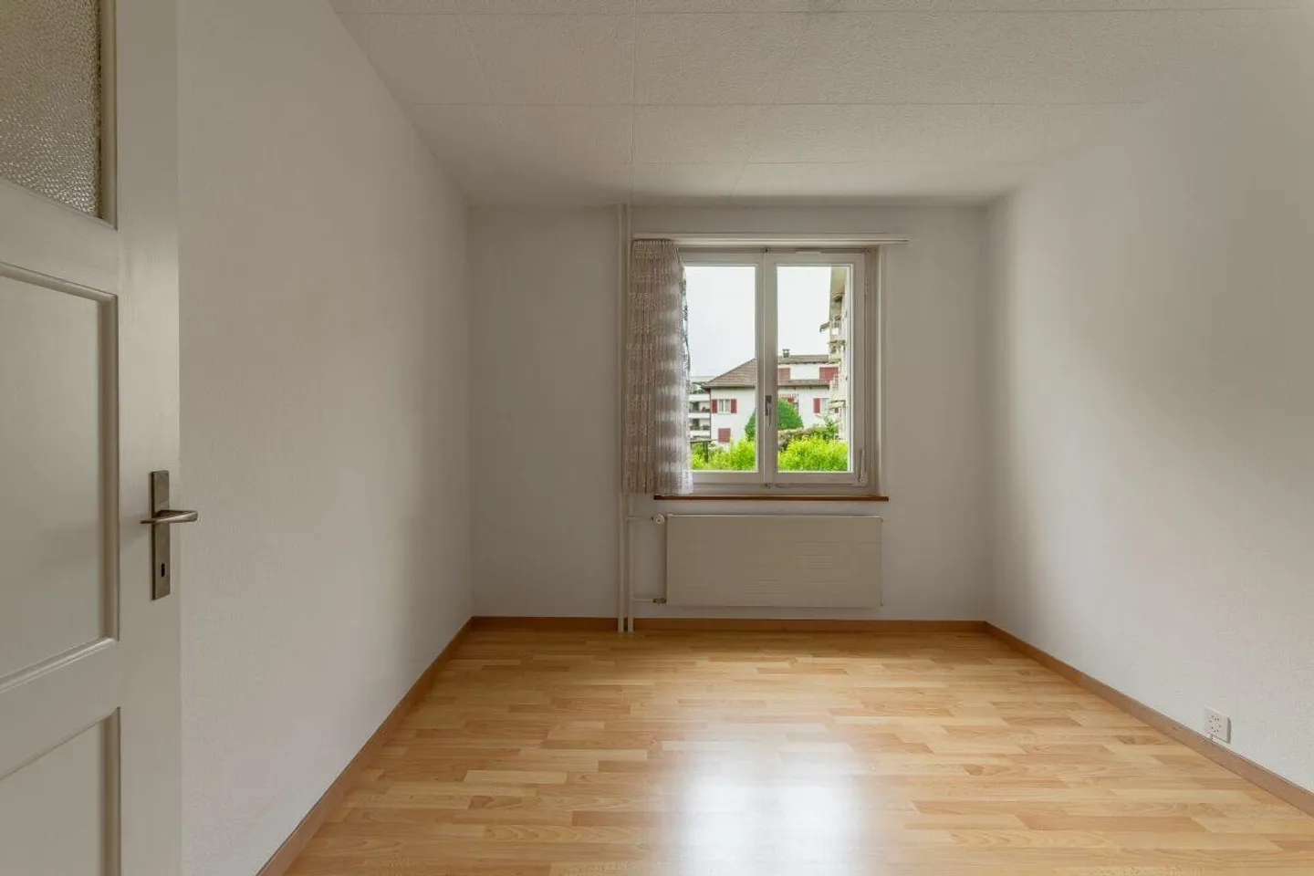 Semi-Detached House with Apartment - Photo 16 of 21