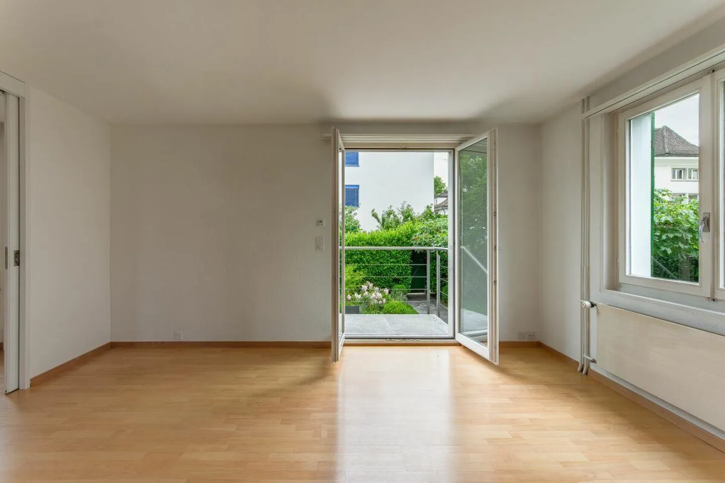 Semi-Detached House with Apartment - Photo 18 of 21