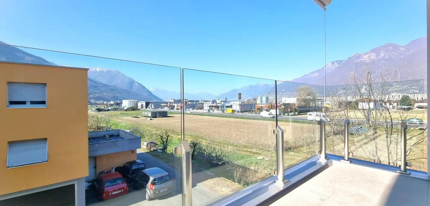 Modernes Apartment in Sant'Antonino - Foto 1 von 13