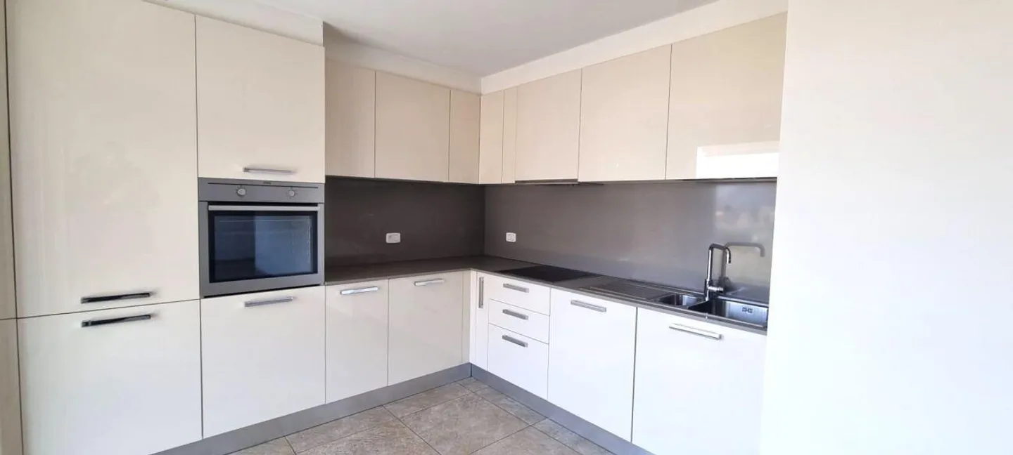 Modernes Apartment in Sant'Antonino - Foto 2 von 13