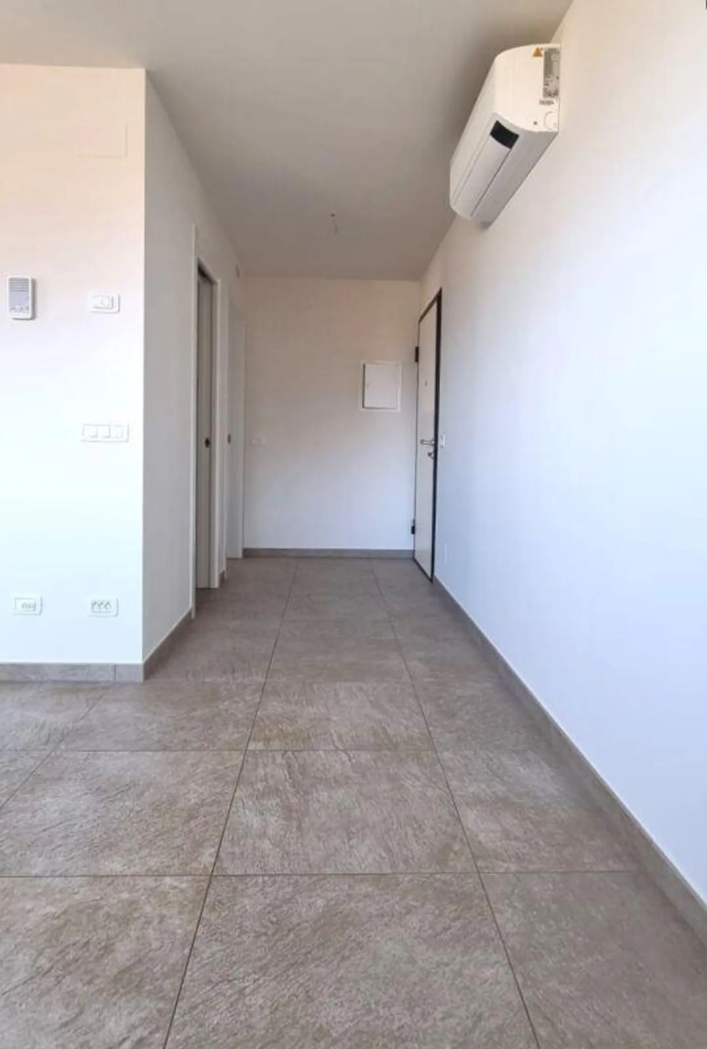 Modernes Apartment in Sant'Antonino - Foto 4 von 13