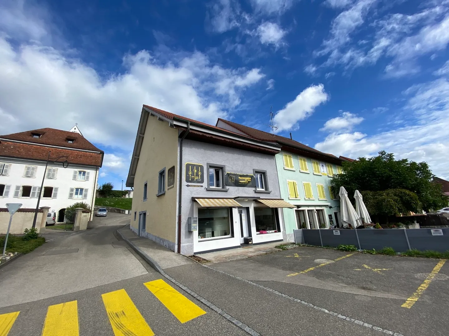 Edificio residenziale - Foto 1 di 38