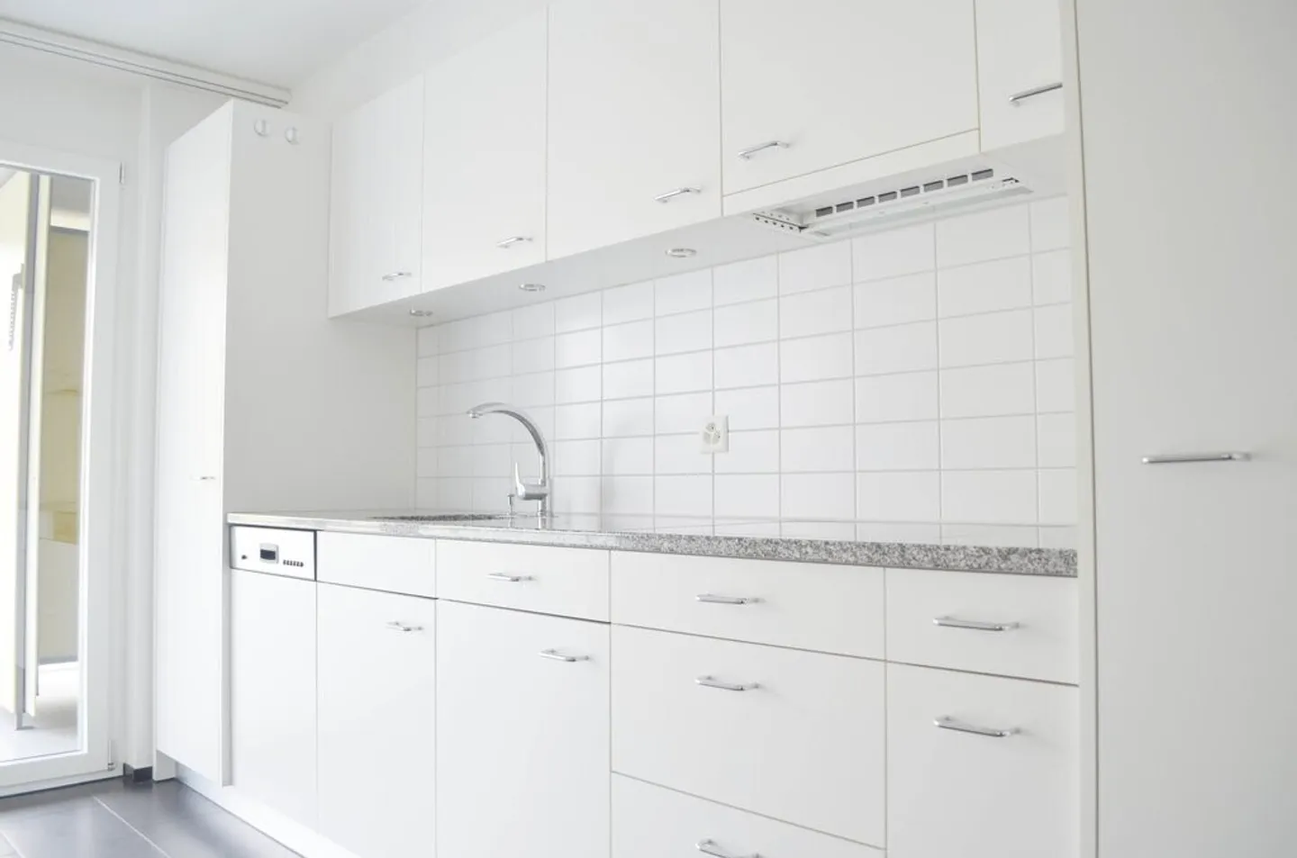 Modern Family Apartment - Photo 6 of 12