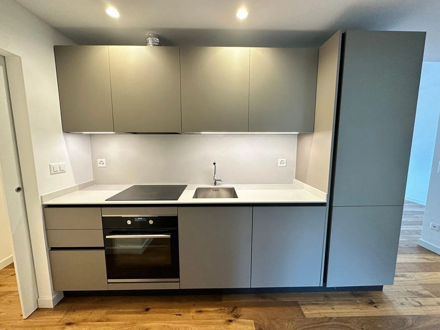 Appartamento funzionale 3,5 locali con cucina aperta, studio e posto auto incluso - Foto 1 di 8