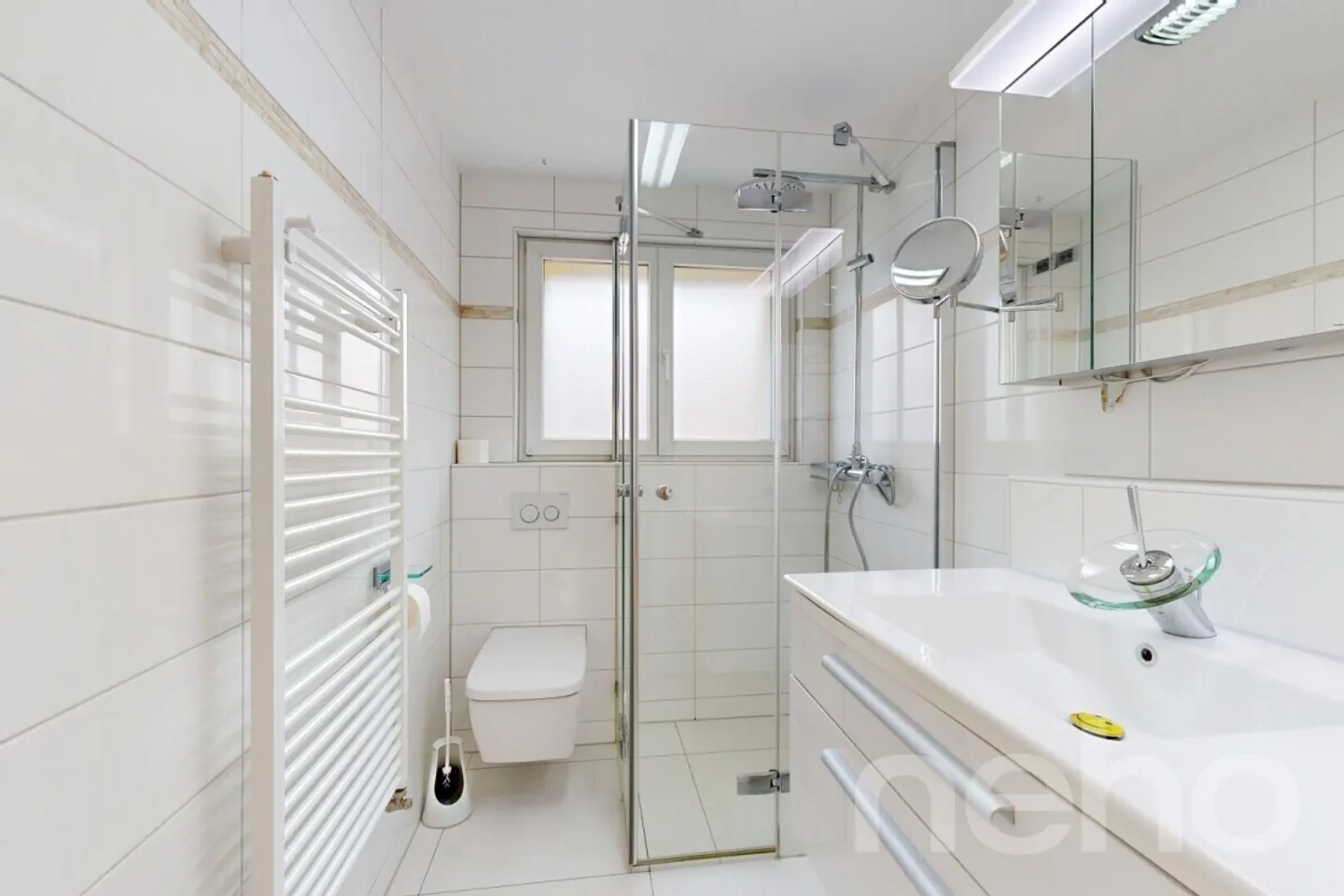 Single-family house with a separate apartment in a quiet but central location - Photo 7 of 12