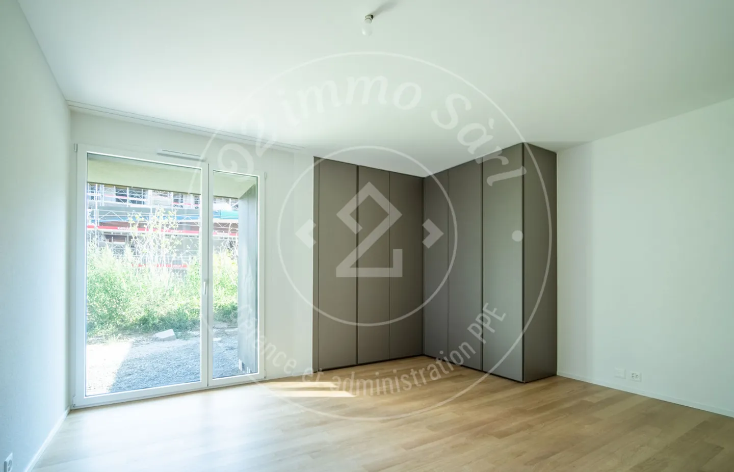 Rare 2.5-room apartment on the ground floor with garden - Photo 7 of 9