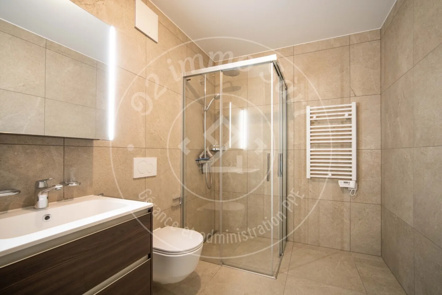 Rare 2.5-room apartment on the ground floor with garden - Photo 8 of 9