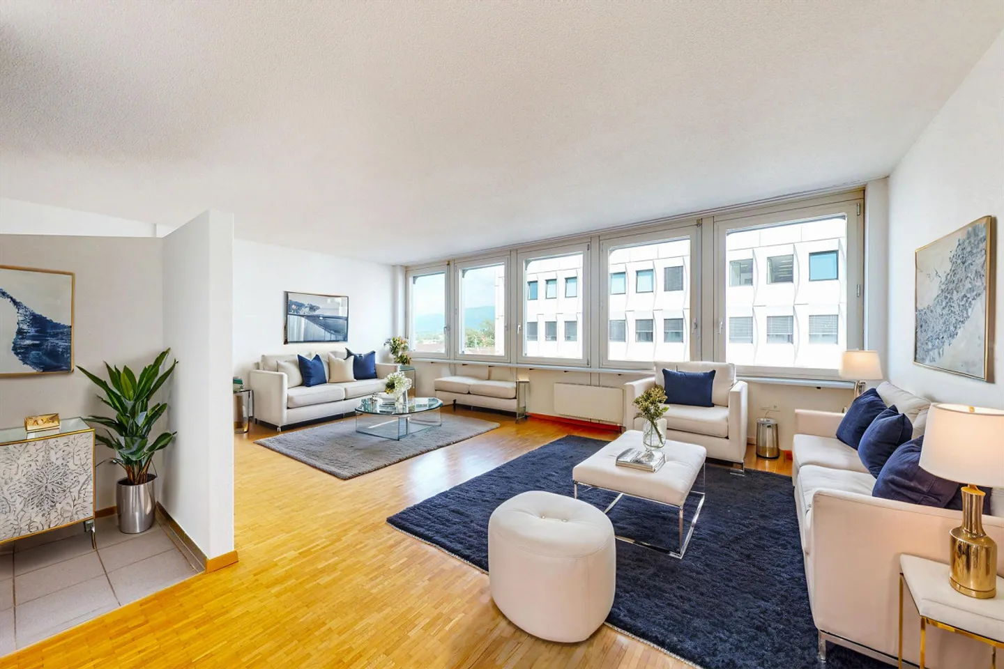 Appartement pour célibataires avec vue - Photo 1 sur 7