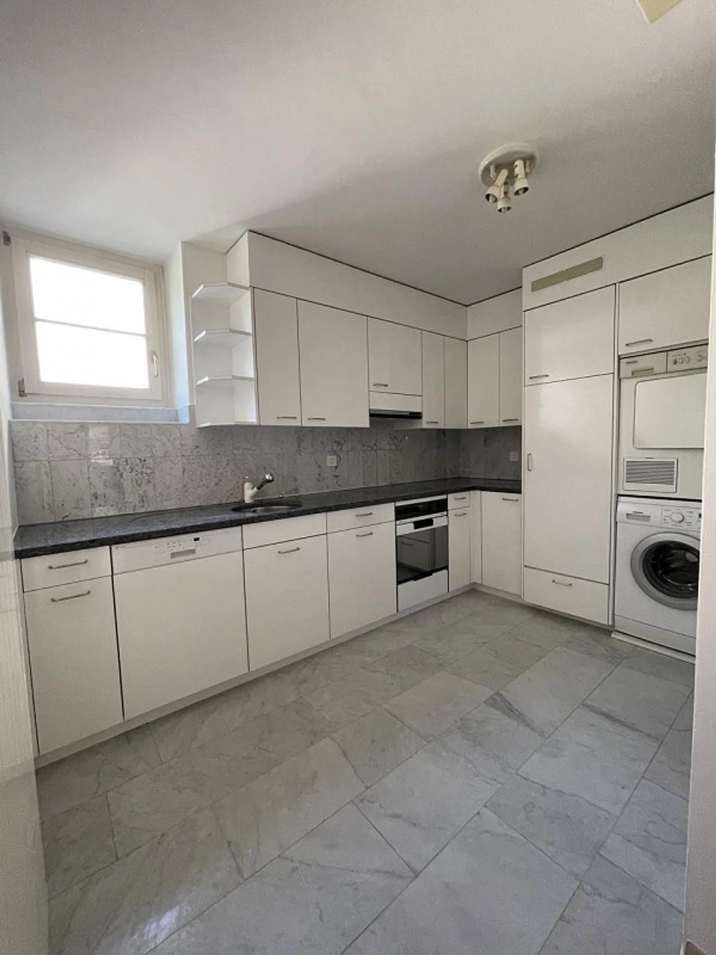 Appartamento duplex con balcone nella Neustadt - Foto 3 di 11