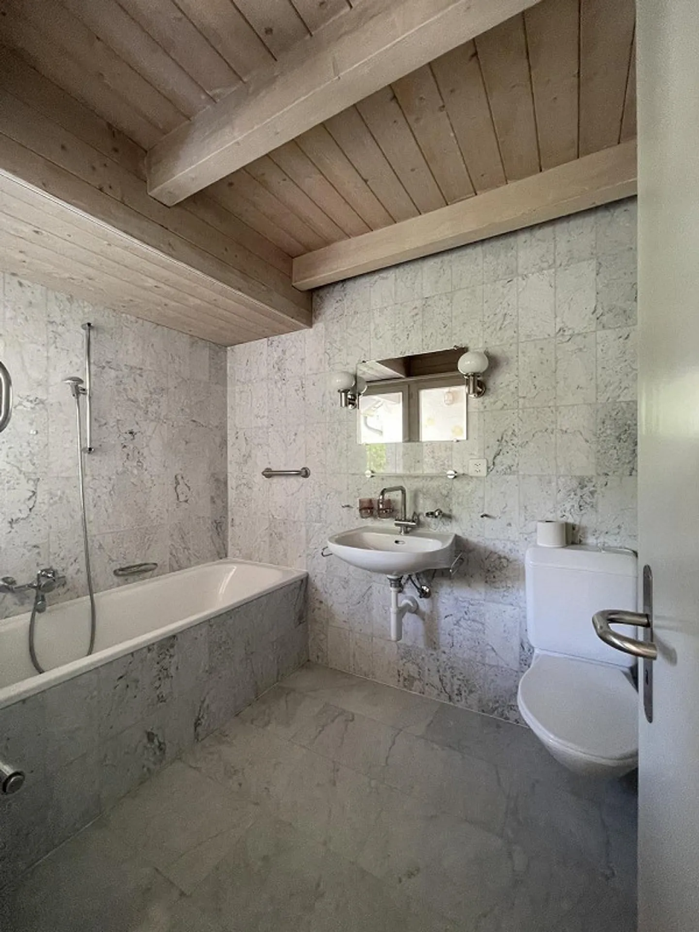 Appartamento duplex con balcone nella Neustadt - Foto 6 di 11