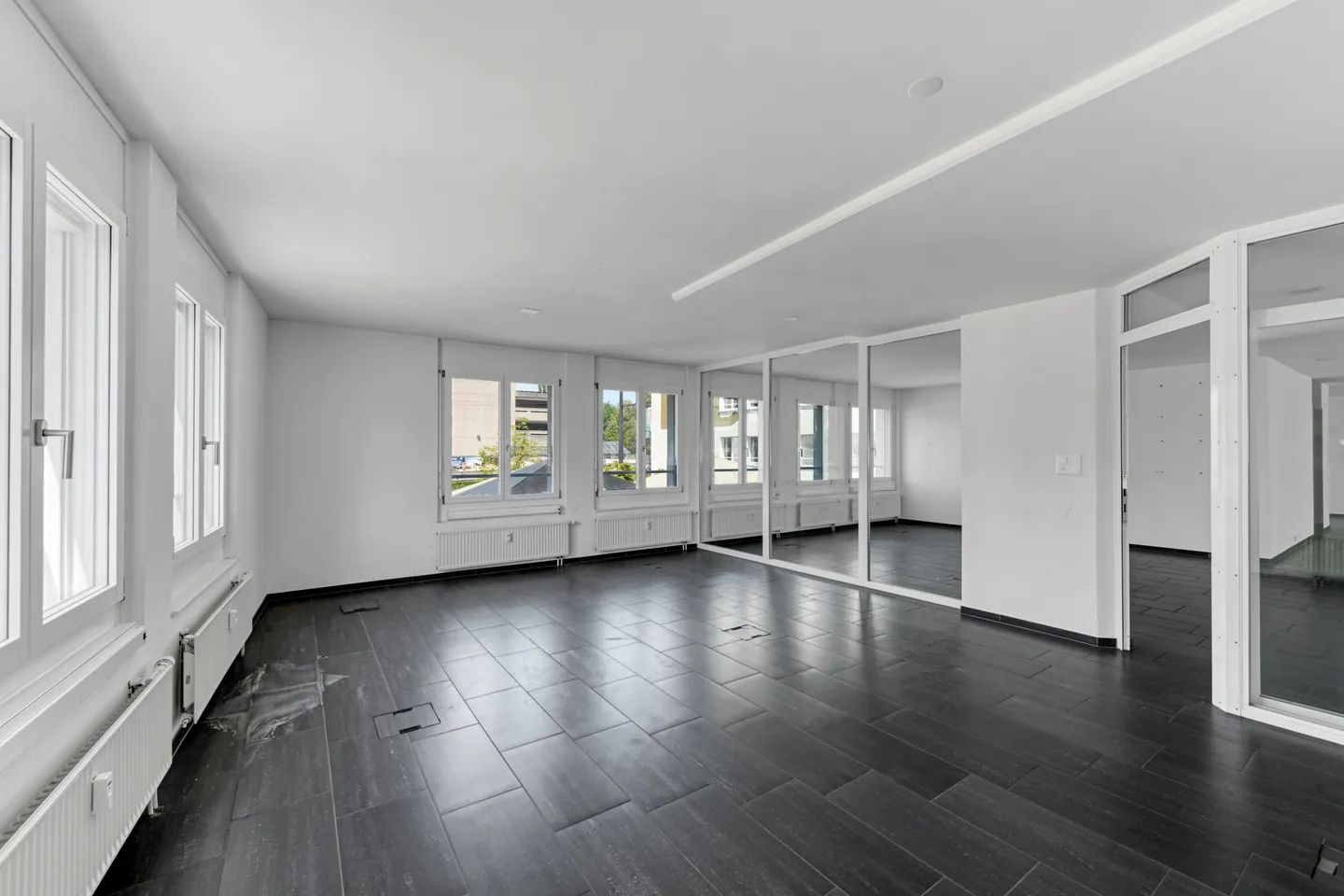 Office space for rent - Photo 6 of 9