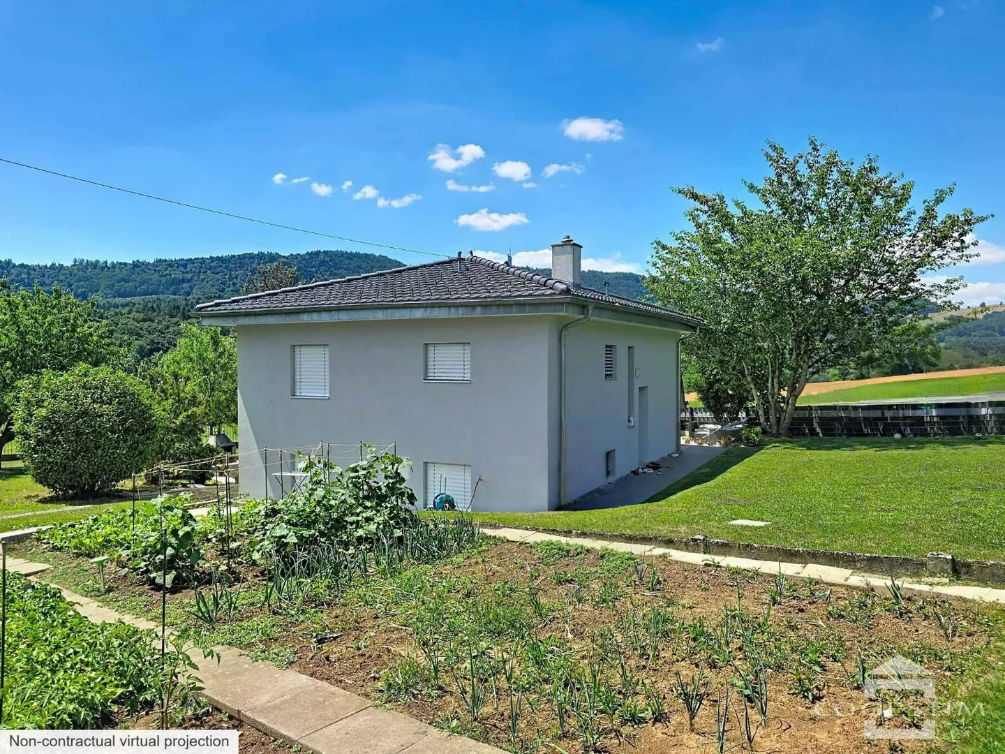 Renovated individual villa with large plot and unobstructed view - Photo 12 of 13