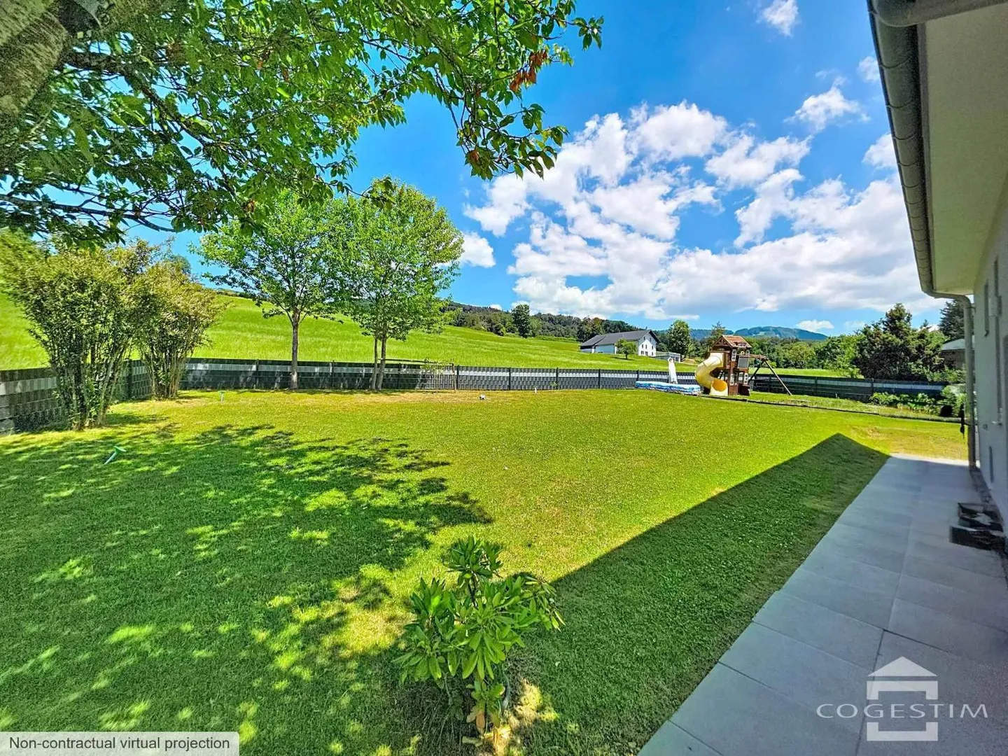 Renovated individual villa with large plot and unobstructed view - Photo 11 of 13