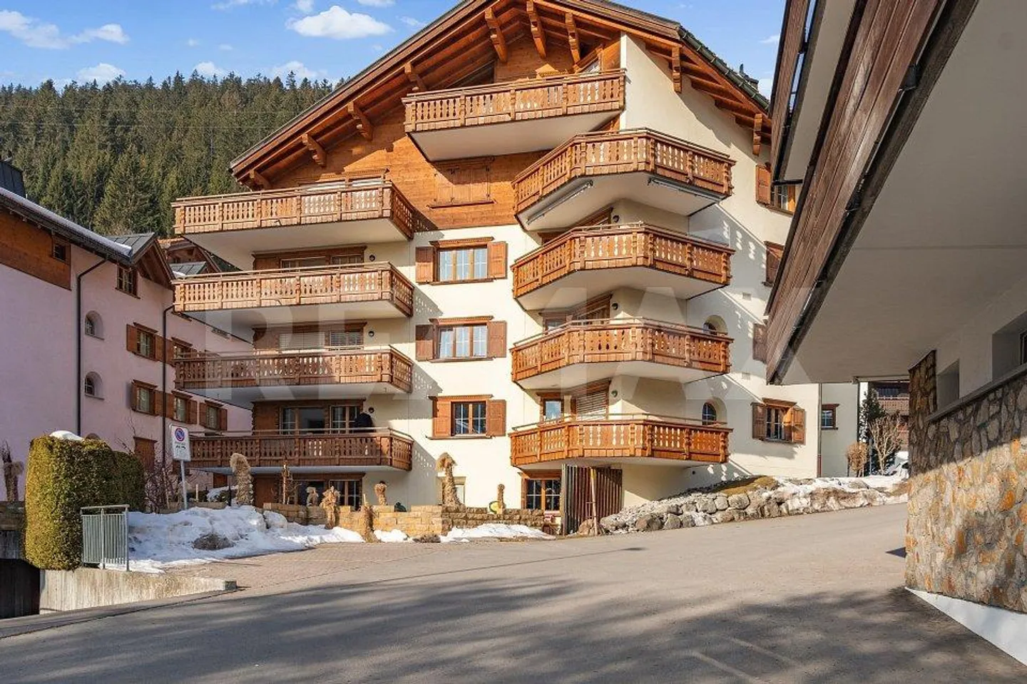 In the center of Klosters - Photo 2 of 4