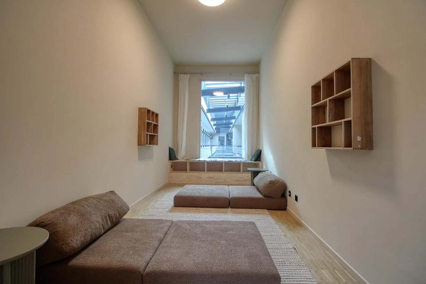 Coliving moderno che unisce intimità, lavoro e vita condivisa a Renens - Foto 15 di 30