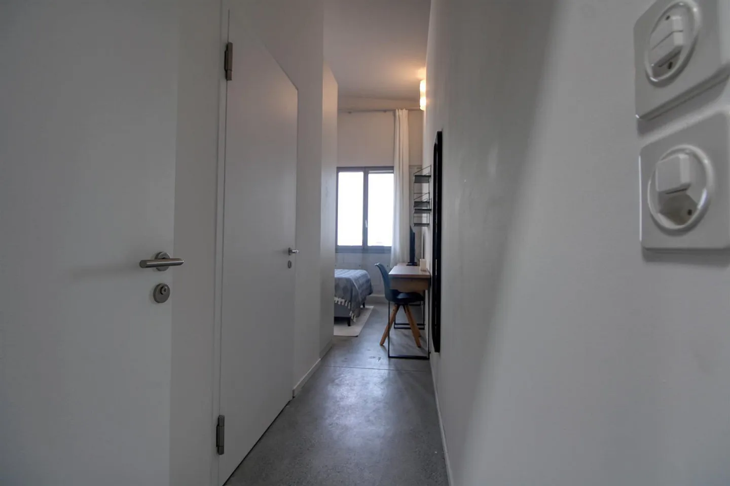 Coliving moderno che unisce intimità, lavoro e vita condivisa a Renens - Foto 10 di 30