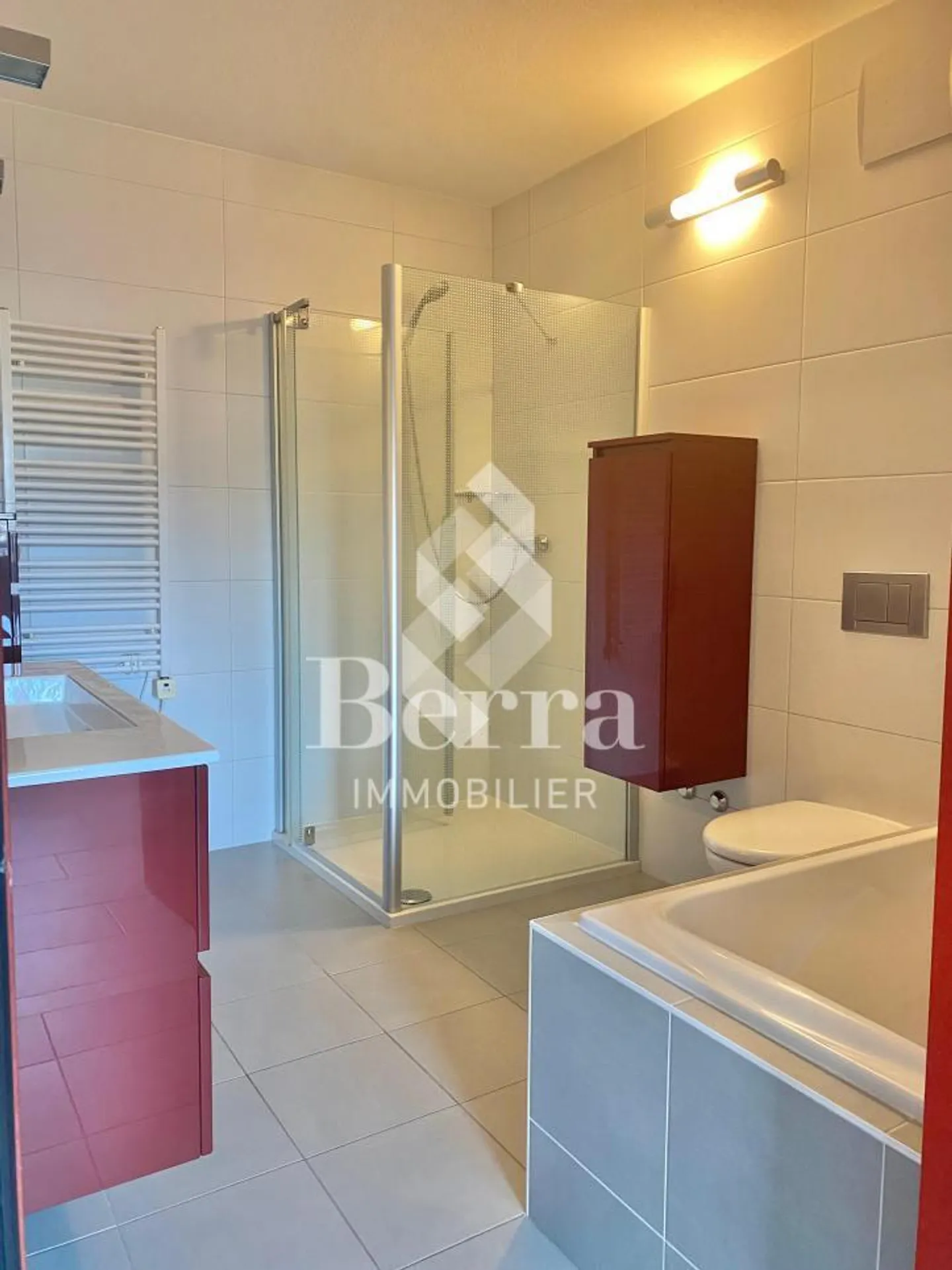 Spacious 4.5-room apartment in Martigny, desirable neighborhood and representative building - Photo 11 of 13