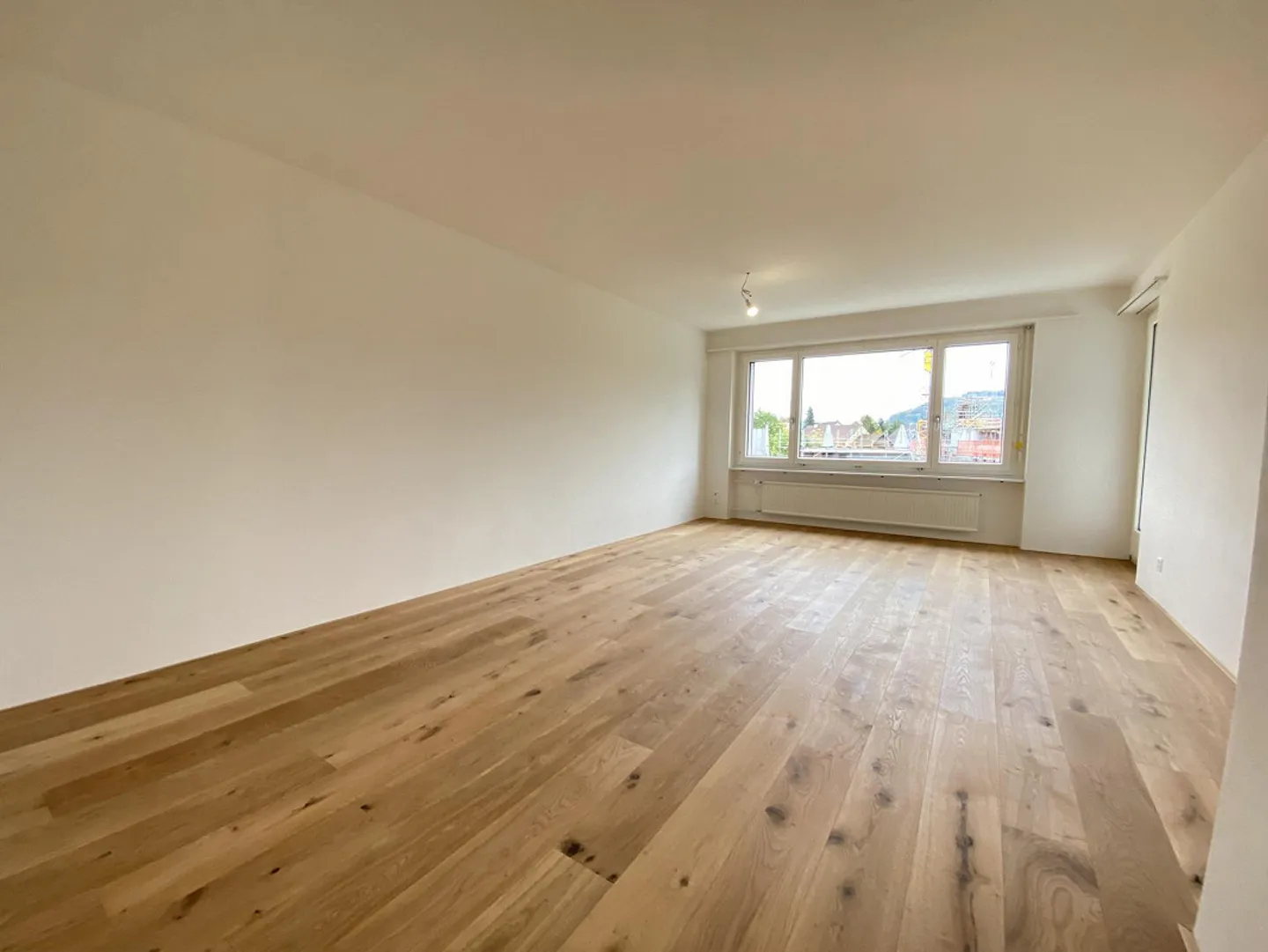 Modernes Apartment mit Balkon - Foto 3 von 7