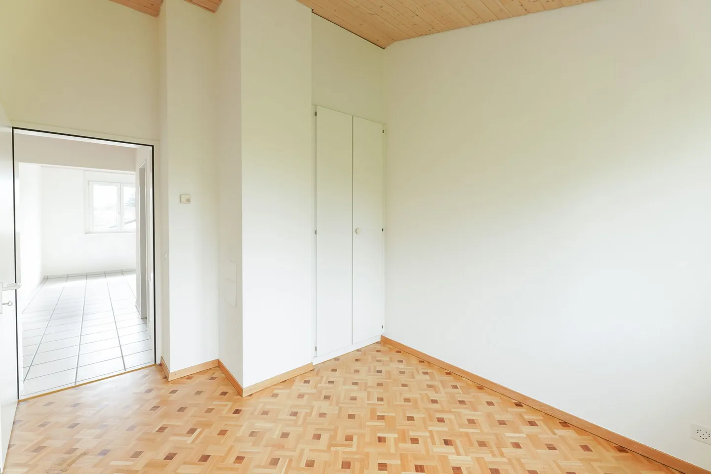 Appartement sous les combles de 4,5 pièces à Reinach - Photo 12 sur 18