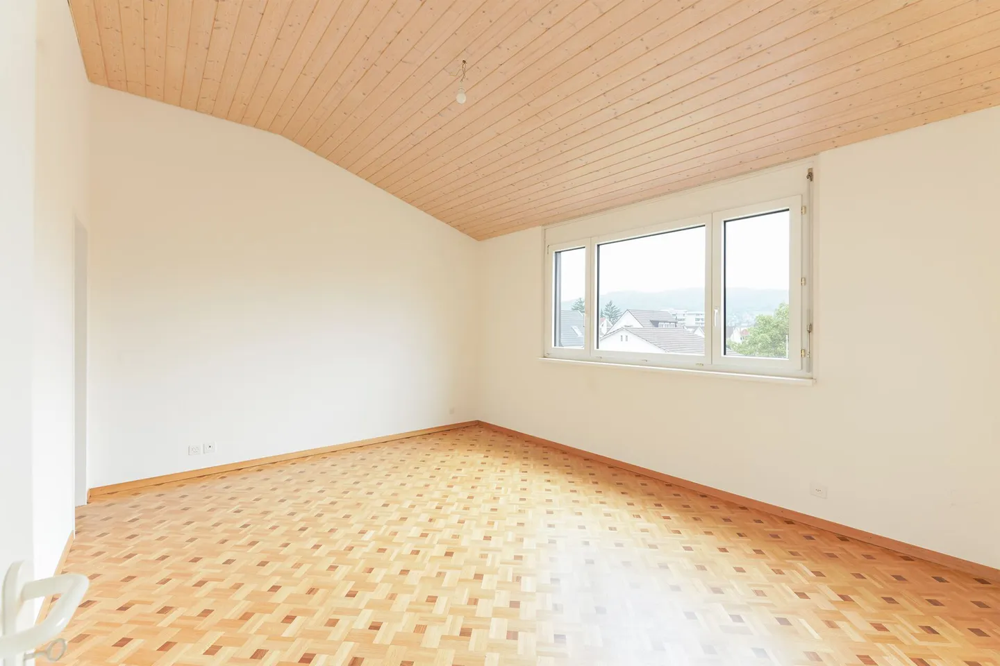 Appartement sous les combles de 4,5 pièces à Reinach - Photo 13 sur 18