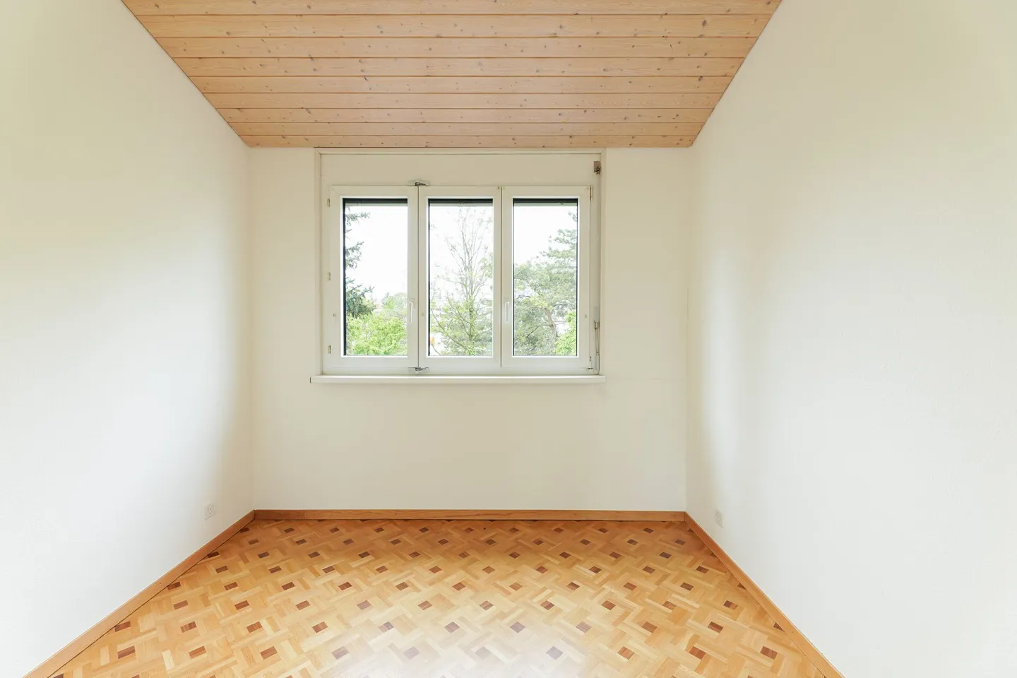 Appartement sous les combles de 4,5 pièces à Reinach - Photo 14 sur 18