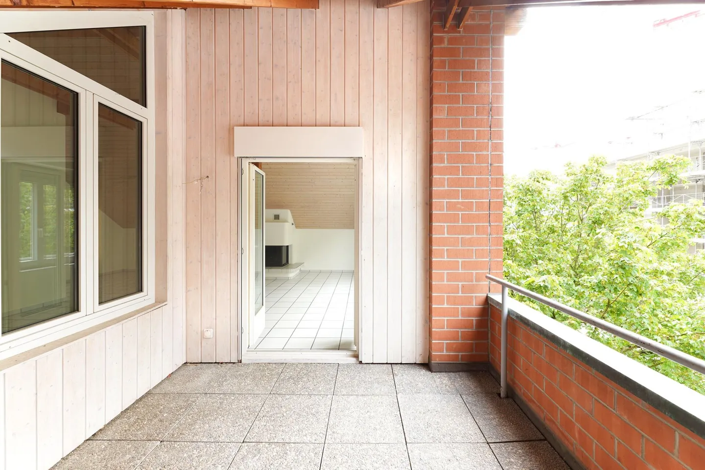 Appartement sous les combles de 4,5 pièces à Reinach - Photo 17 sur 18