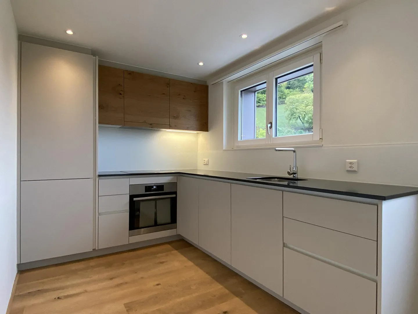 Modernes Apartment mit Balkon - Foto 4 von 7