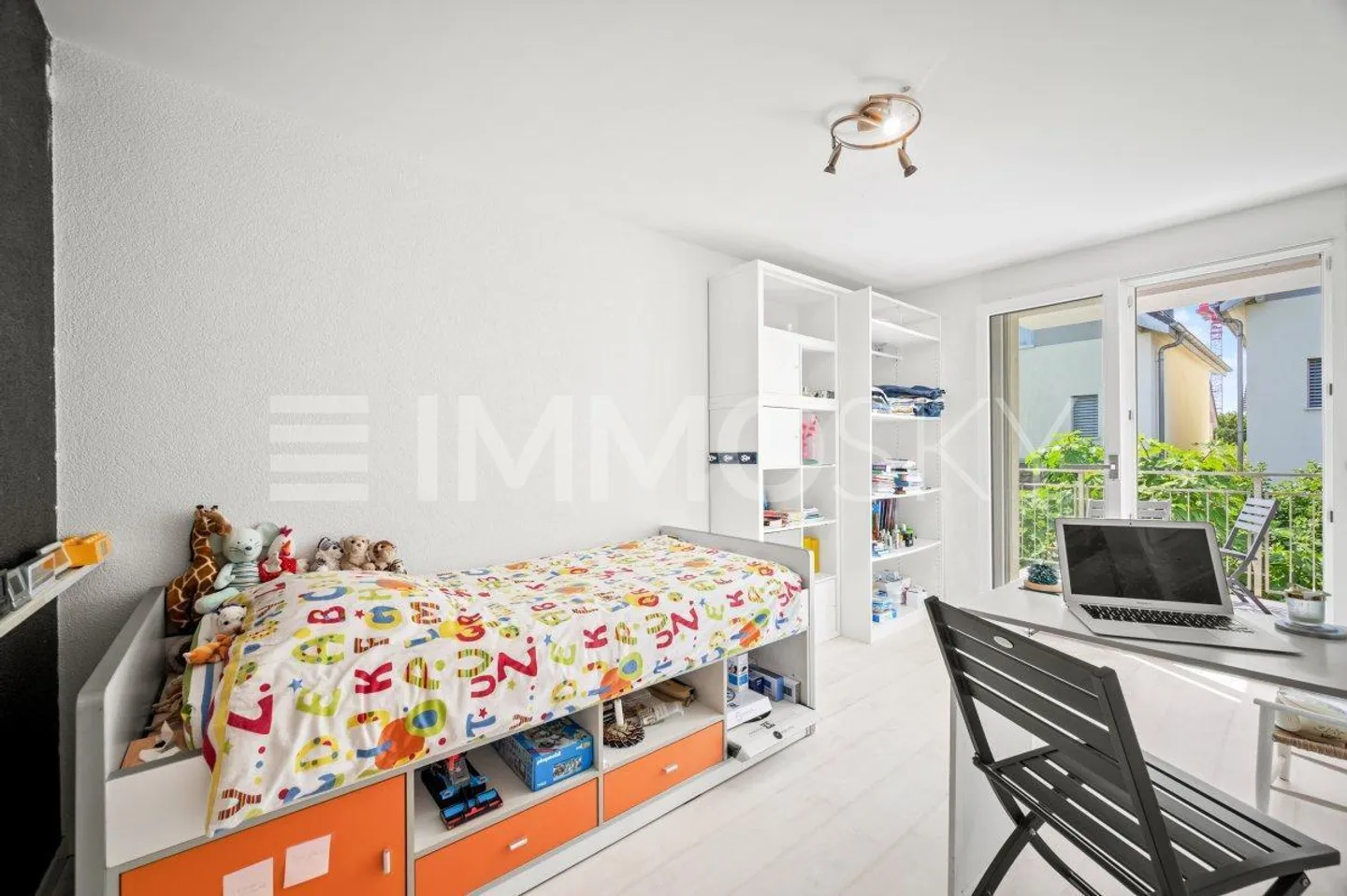 Duplex 4,5 stanze con grande ufficio, giardino e posti auto inclusi - Foto 4 di 5