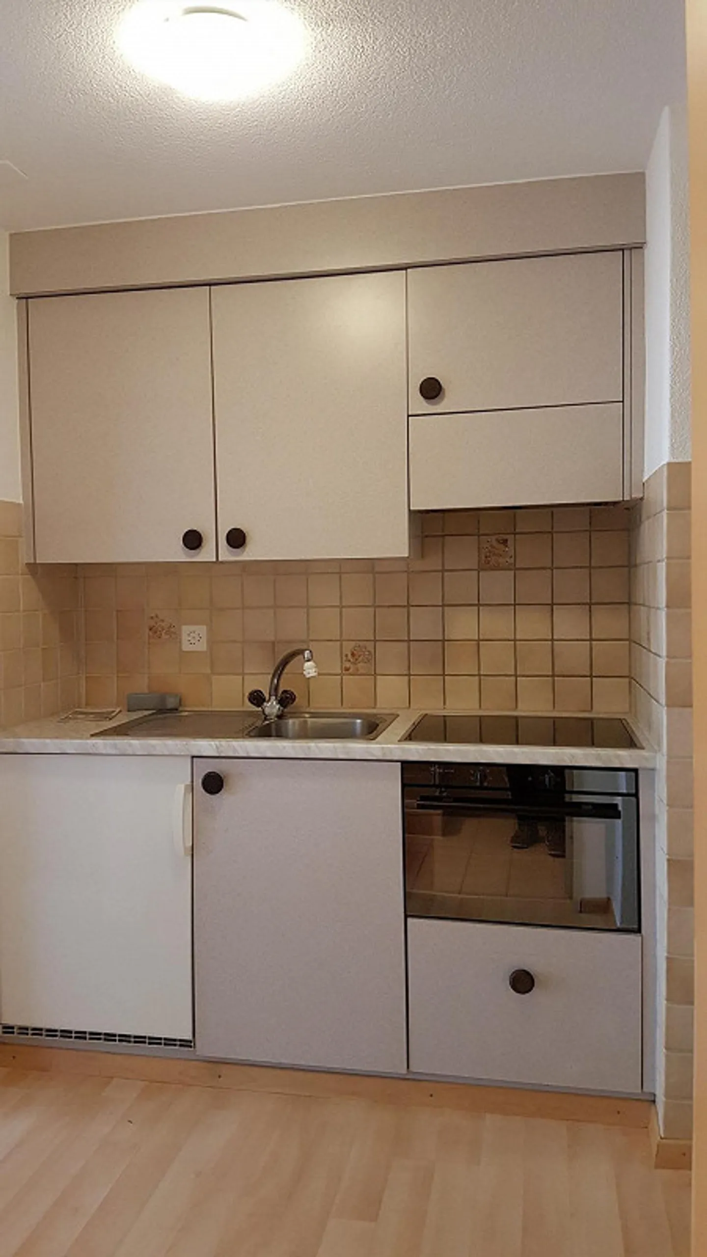 Charmantes Studio mit Balkon - Foto 4 von 6