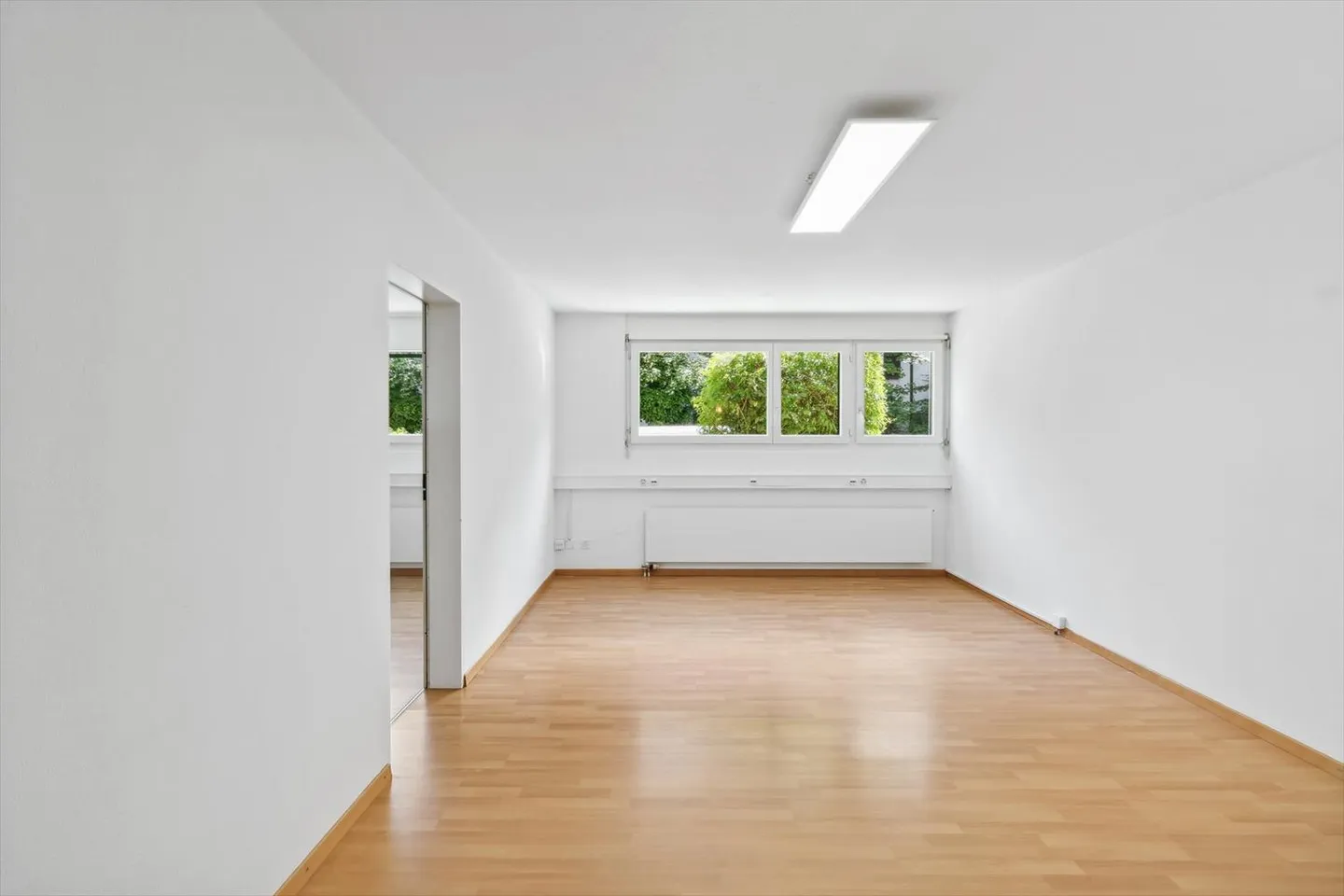 Bellissimo ufficio in affitto - pronto per essere abitato, basta trasferirsi e iniziare! - Foto 3 di 7