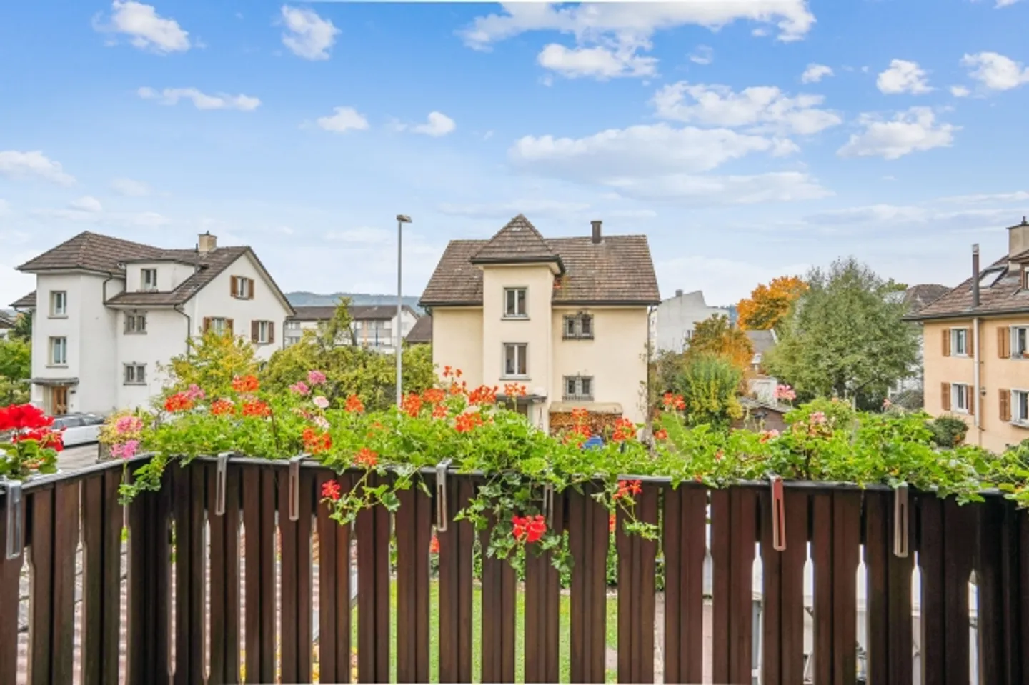 Charming single-family home with comfort and well-kept garden in Wettingen - Photo 11 of 13